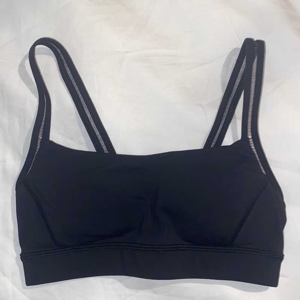Black Lululemon sports bra